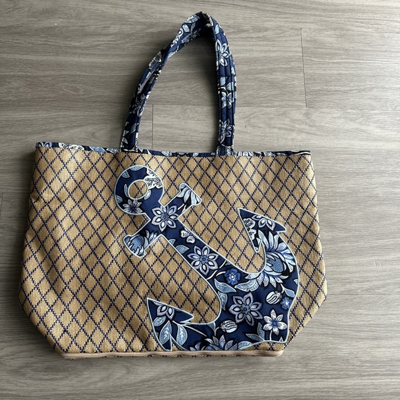 Vera Bradley Handbags - Vera Bradley Beach Straw Tote Nautical Anchor Blue & White Straw Bag Lined Large